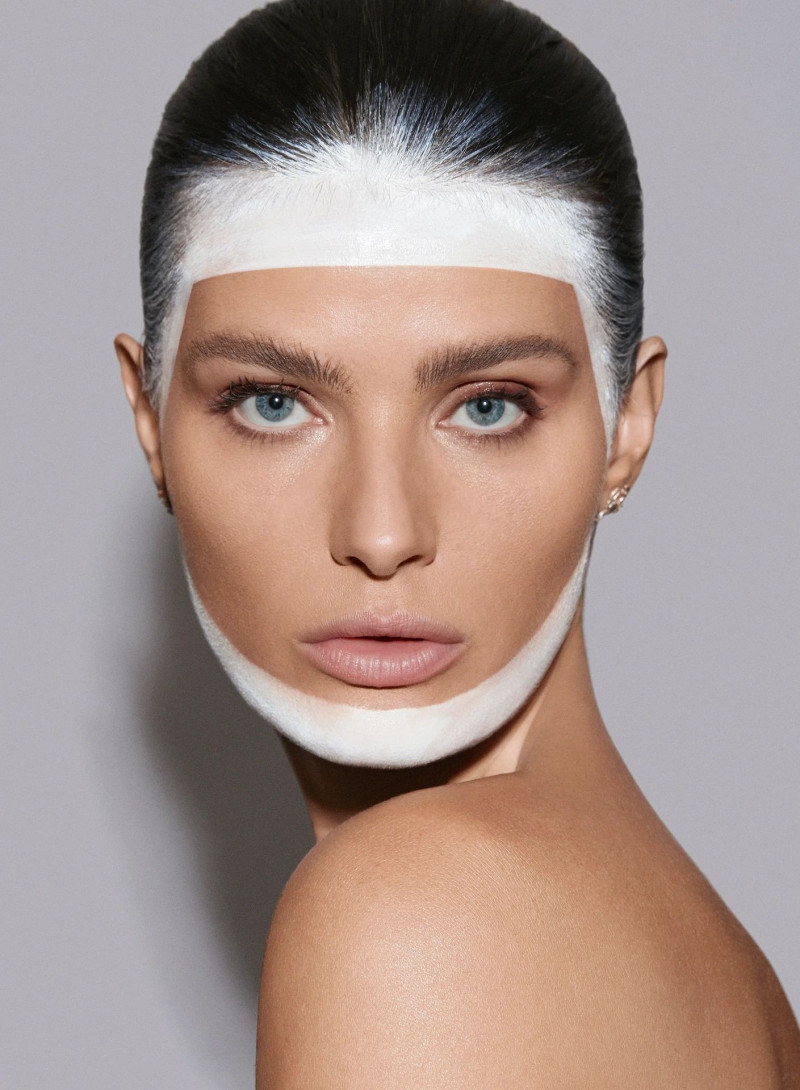 Photo of model Isabeli Fontana - ID 729421