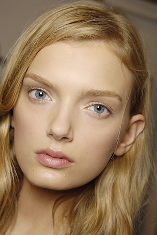 Photo of model Lily Donaldson - ID 105614