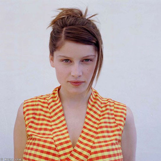 Photo of model Laetitia Casta - ID 9649