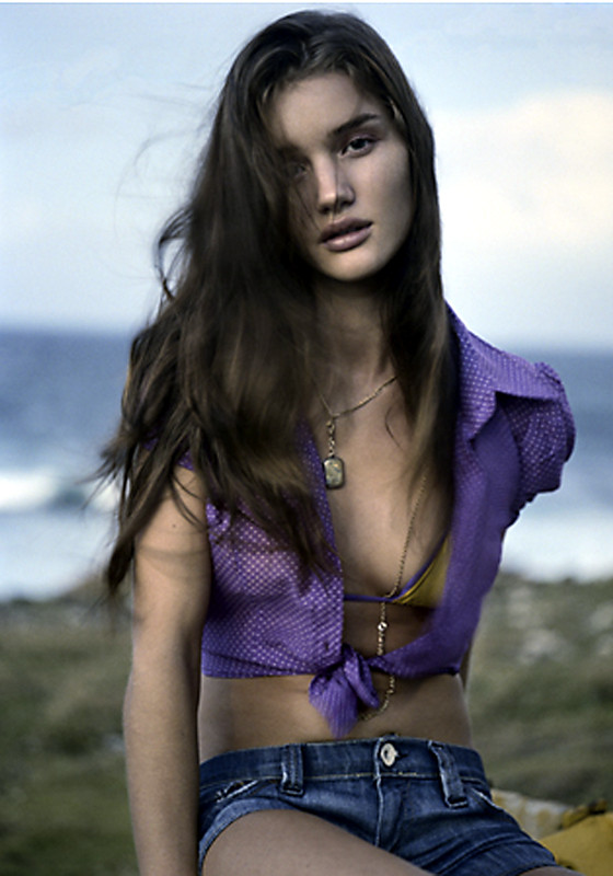 Photo of model Rosie Huntington-Whiteley - ID 143033