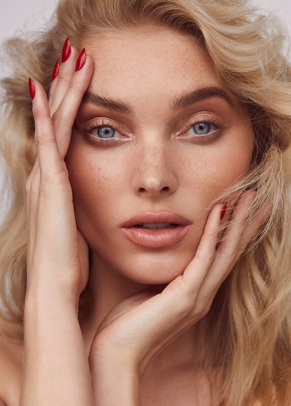 Photo of model Elsa Hosk - ID 700094