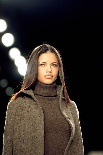 Photo of model Adriana Lima - ID 18662