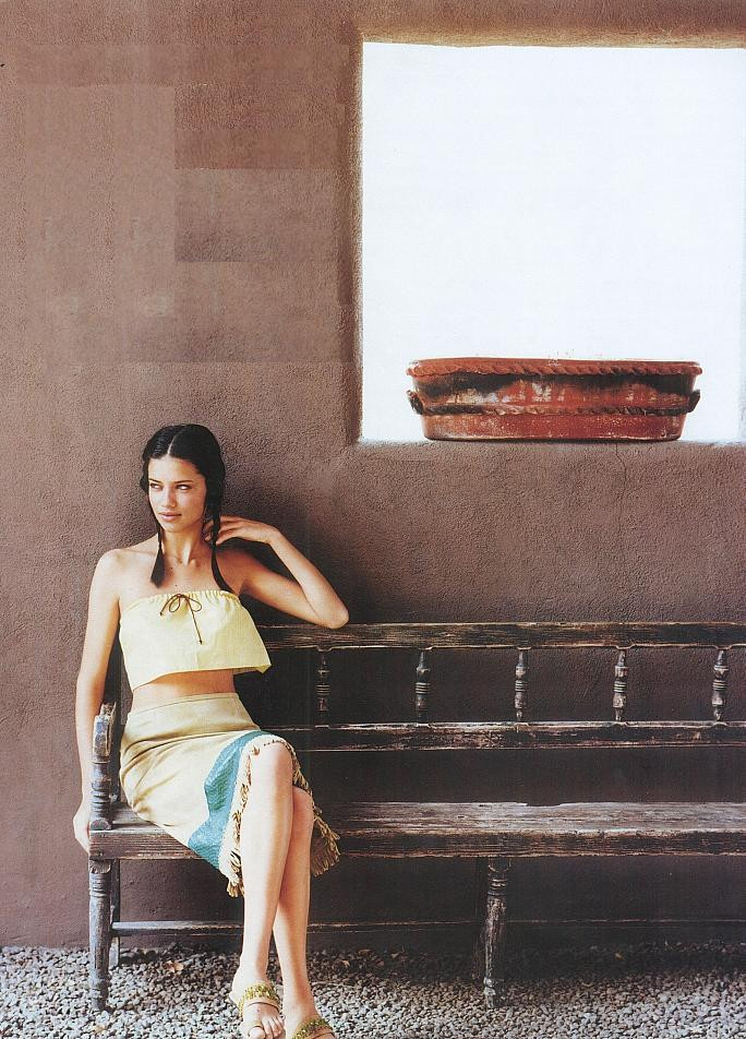 Photo of model Adriana Lima - ID 18829