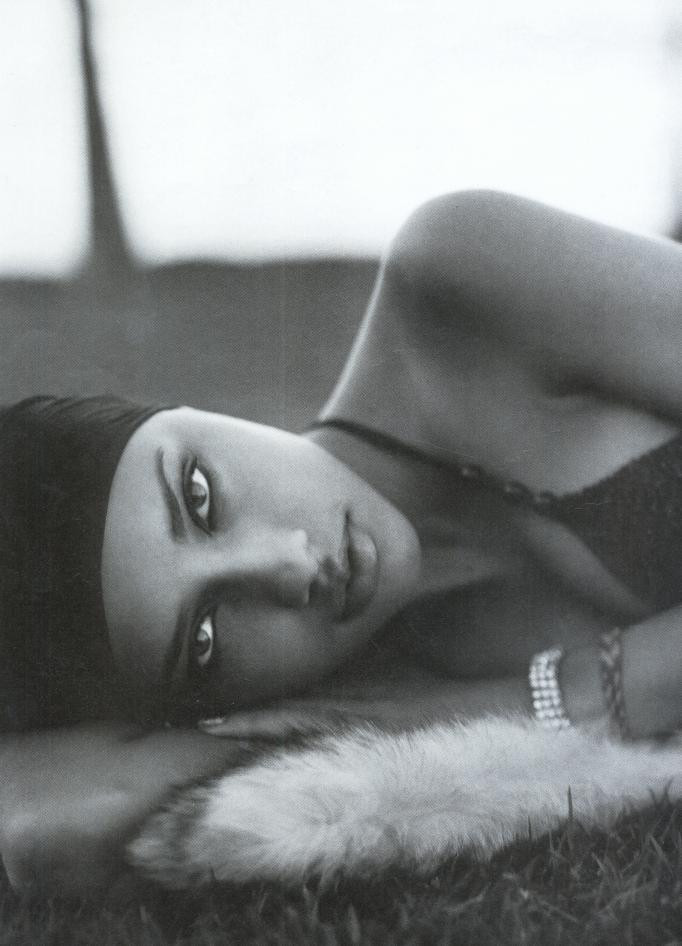 Photo of model Adriana Lima - ID 18850