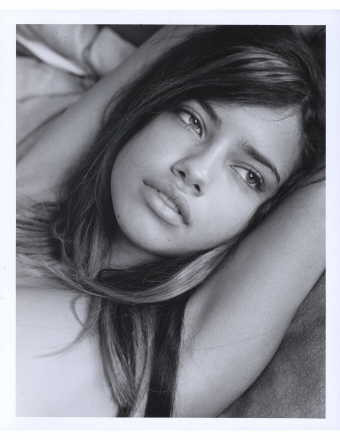Photo of model Adriana Lima - ID 47847