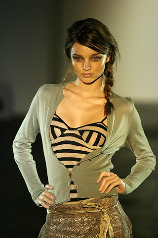 Photo of model Miranda Kerr - ID 203149