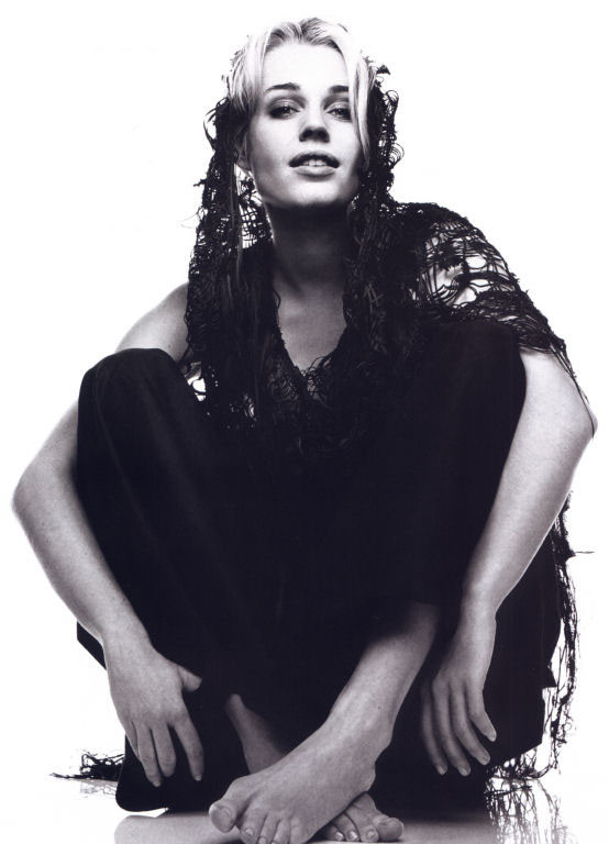 Photo of model Rebecca Romijn - ID 21437