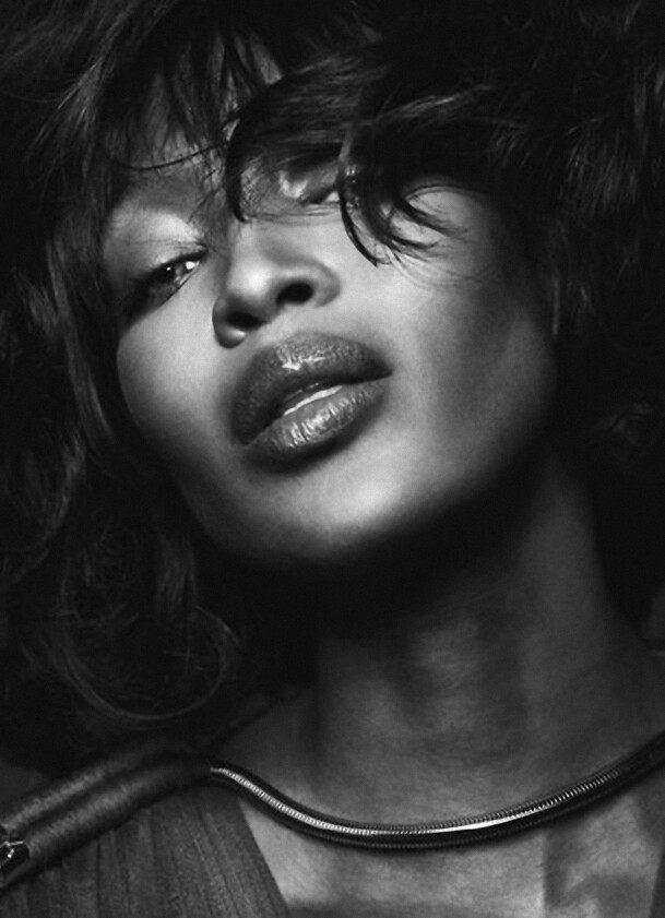 Photo of model Naomi Campbell - ID 668406