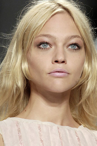 Photo of model Sasha Pivovarova - ID 104649