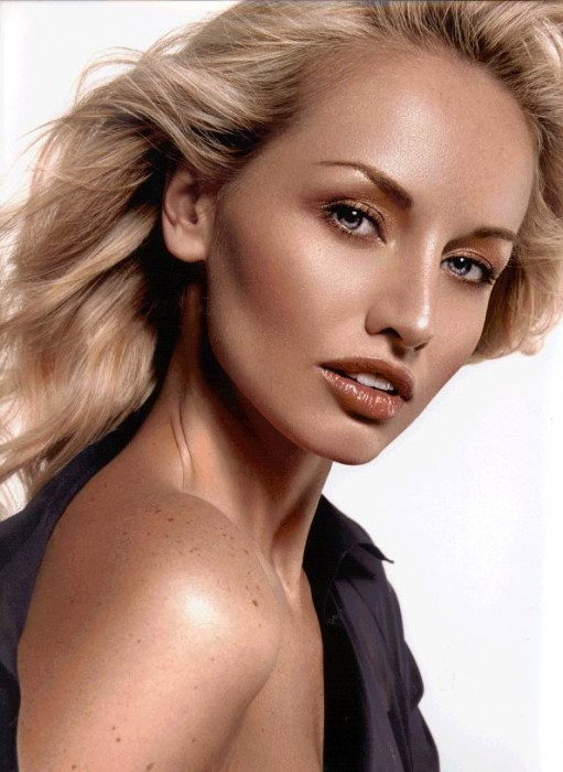Photo of model Adriana Sklenarikova Karembeu - ID 50154