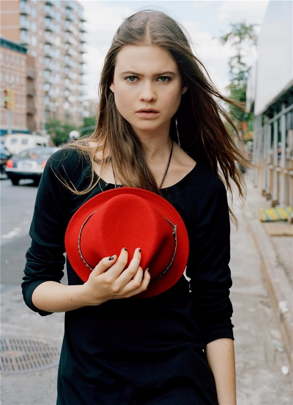 Photo of model Behati Prinsloo - ID 221873