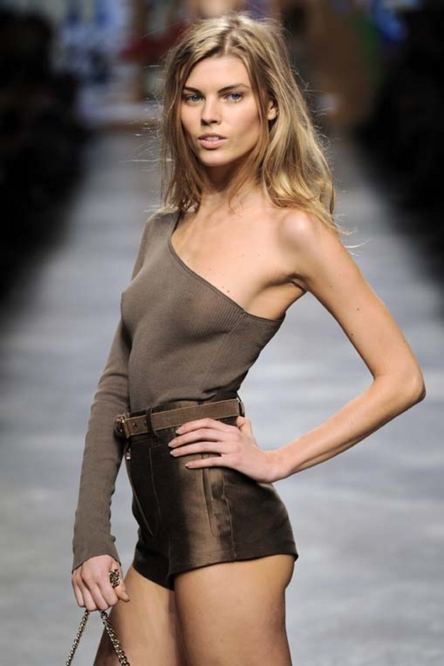 Photo of model Maryna Linchuk - ID 263117