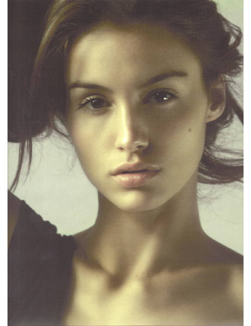 Photo of model Chloe Gosselin - ID 239435