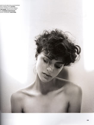 Photo of model Elisa Sednaoui - ID 261514