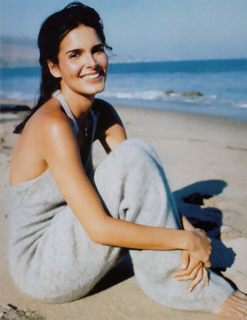 Photo of fashion model Angie Harmon - ID 94240 Models The FMD.