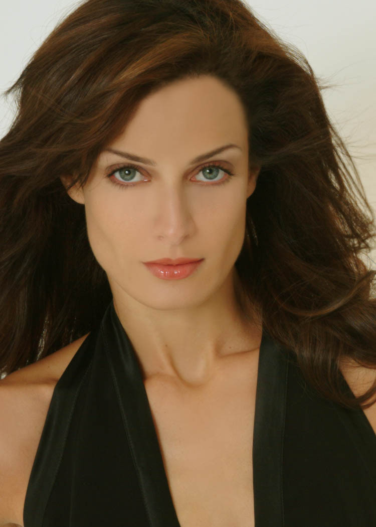 Photo of model Dayanara Torres - ID 88037