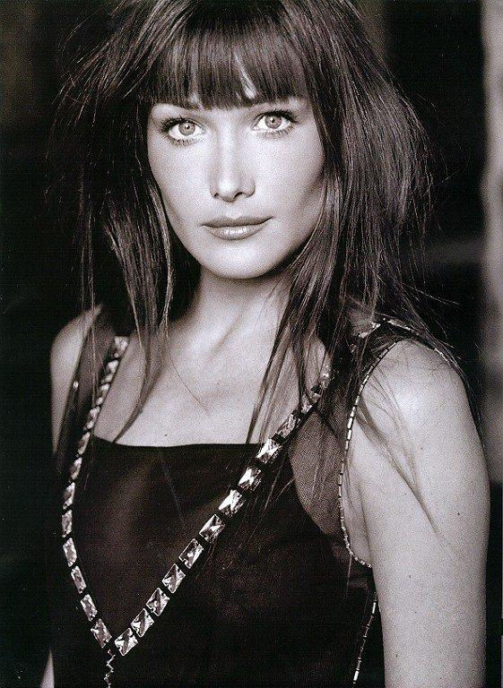 Photo of model Carla Bruni - ID 133066