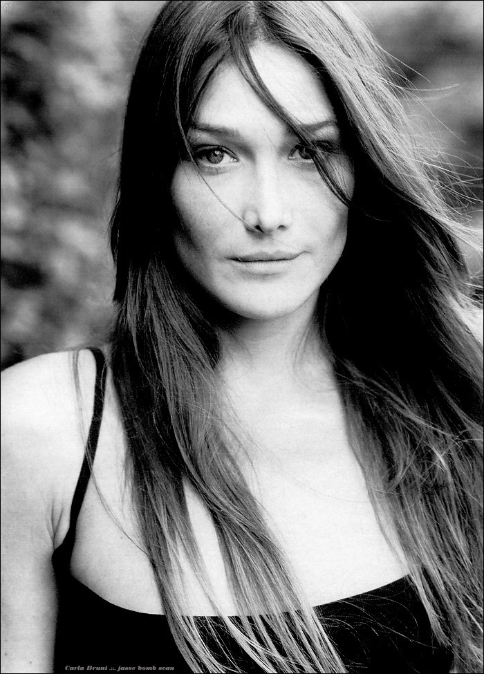 Photo of model Carla Bruni - ID 54625