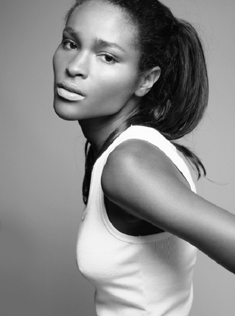 Photo of model Carmelita Mendes - ID 94880