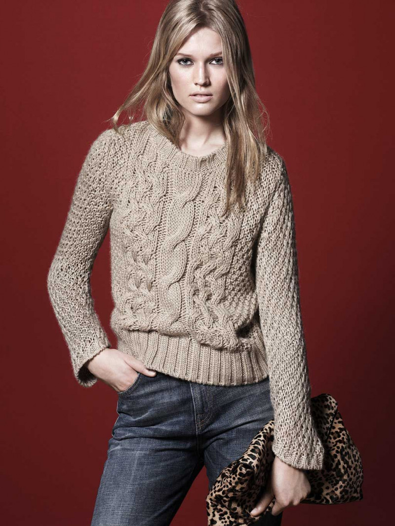 Photo of fashion model Toni Garrn - ID 355343 | Models | The FMD
