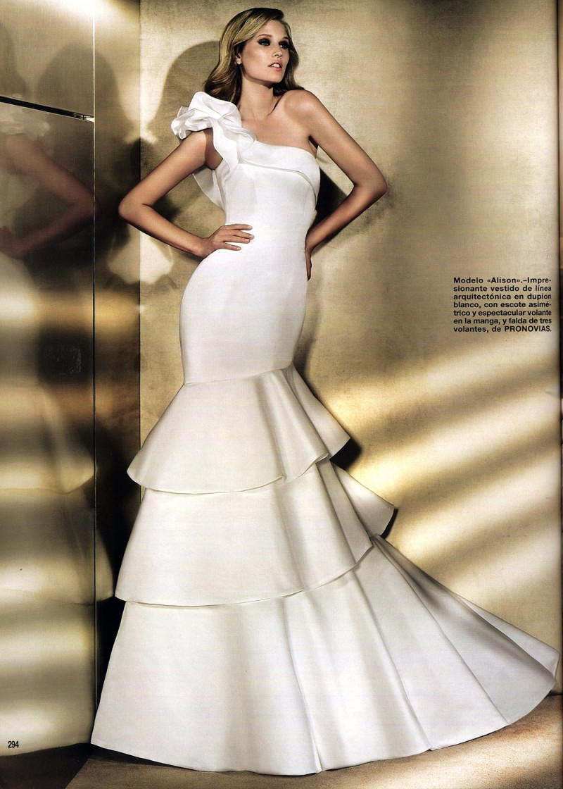Photo of model Toni Garrn - ID 355361