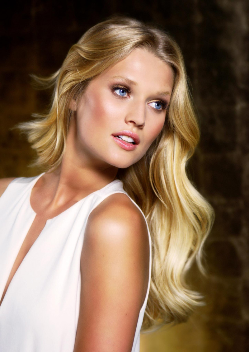 Photo of model Toni Garrn - ID 394438