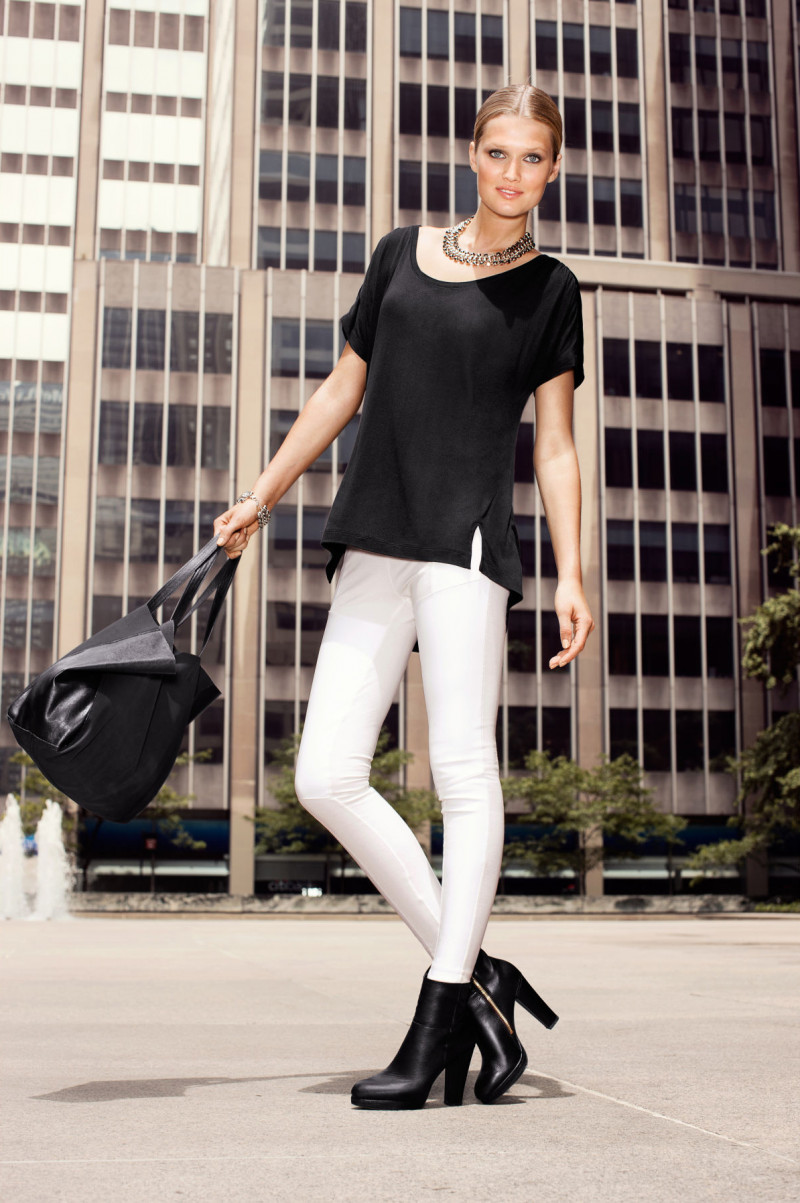 Photo of model Toni Garrn - ID 399259
