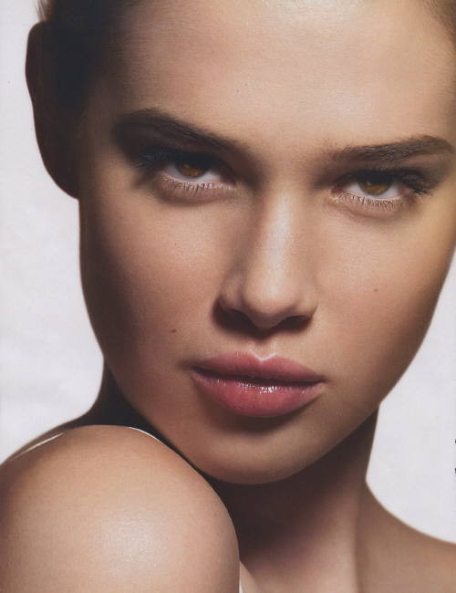 Photo of model Anais Pouliot - ID 239498