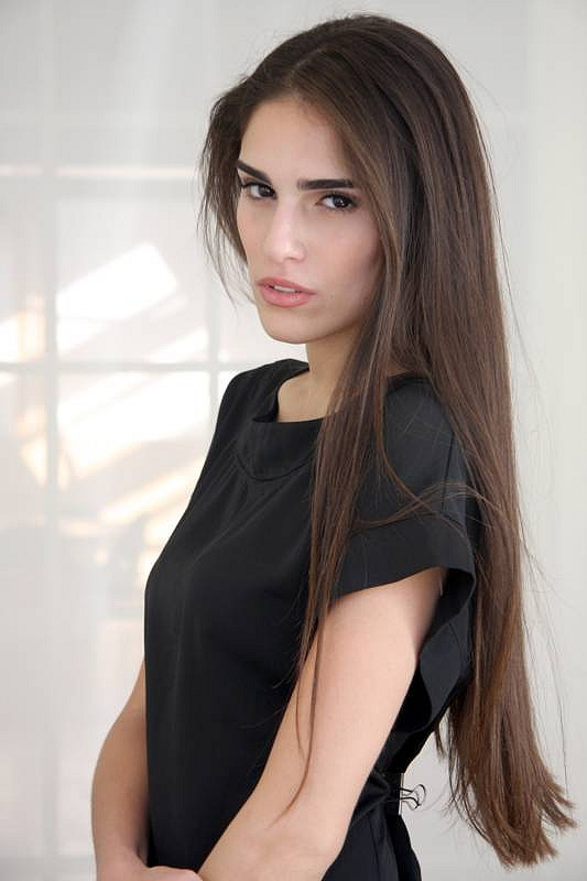 Photo of model Alejandra Infante - ID 392223