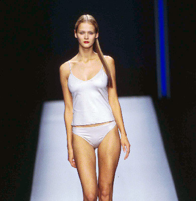 Photo of fashion model Carmen Kass - ID 19988, Models
