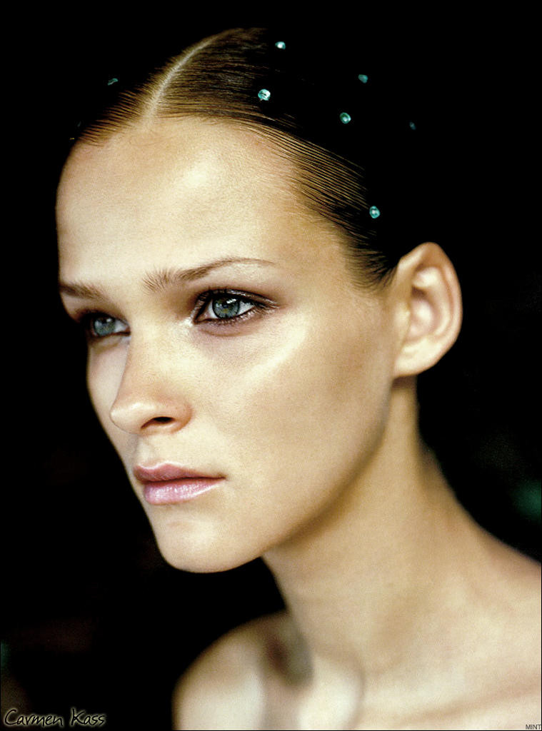 Photo of model Carmen Kass - ID 20027