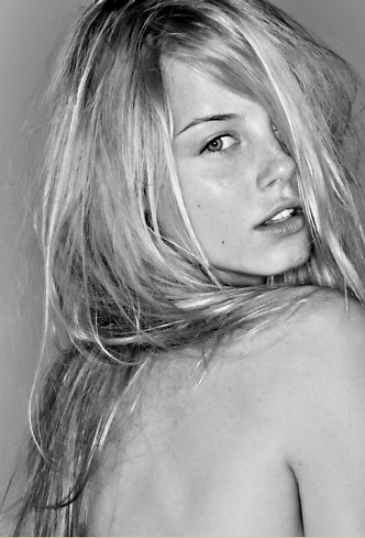 Photo of model Nina van Bree - ID 203000