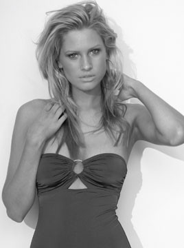 Photo of model Sarah Stawell - ID 117471