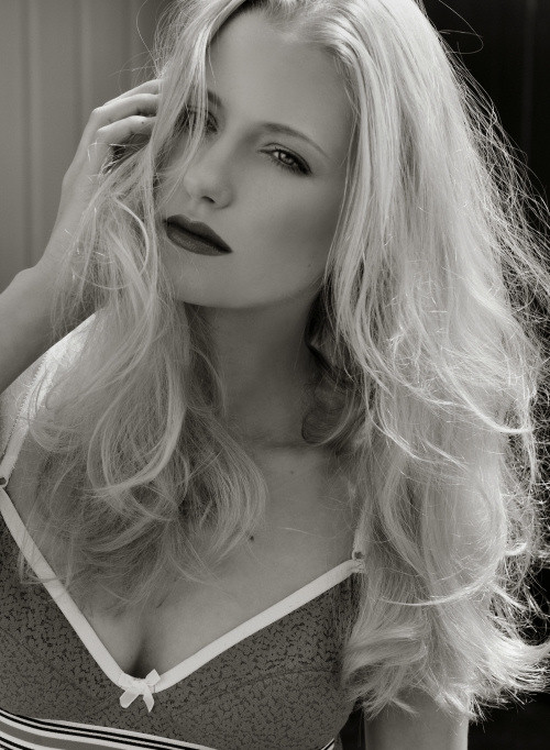 Photo of model Katerina Adamova - ID 312641