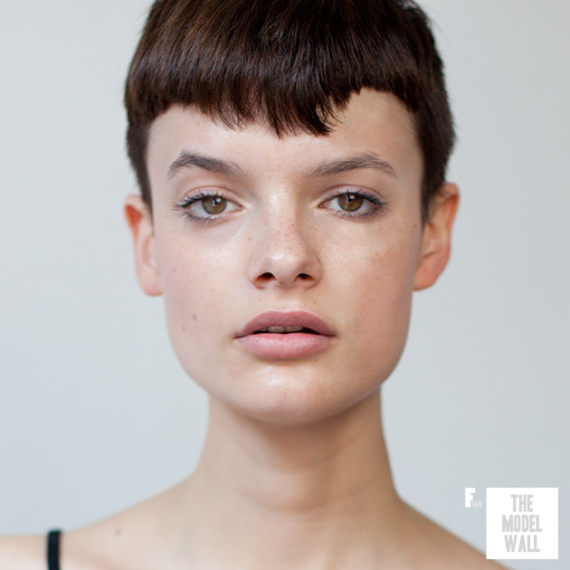 Photo of model Paula Bertolini - ID 391798