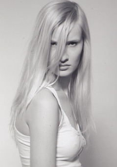 Photo of model Veronika Losyuk - ID 154280