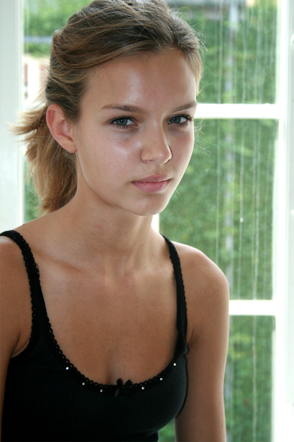 Photo of model Josephine Skriver - ID 157564