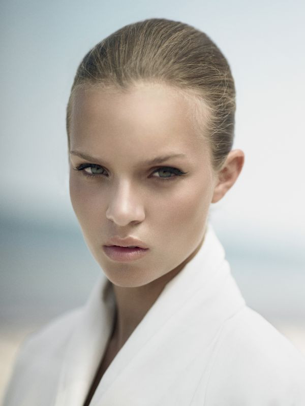 Photo of model Josephine Skriver - ID 338374