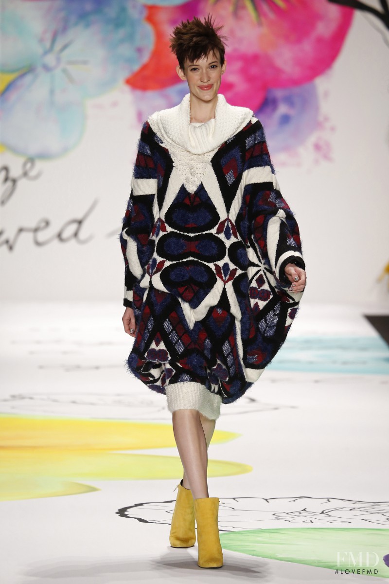 Sarah Bledsoe featured in  the Desigual fashion show for Autumn/Winter 2015