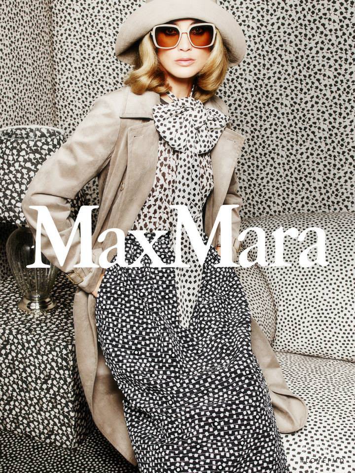 Carolyn Murphy featured in  the Max Mara advertisement for Spring/Summer 2015