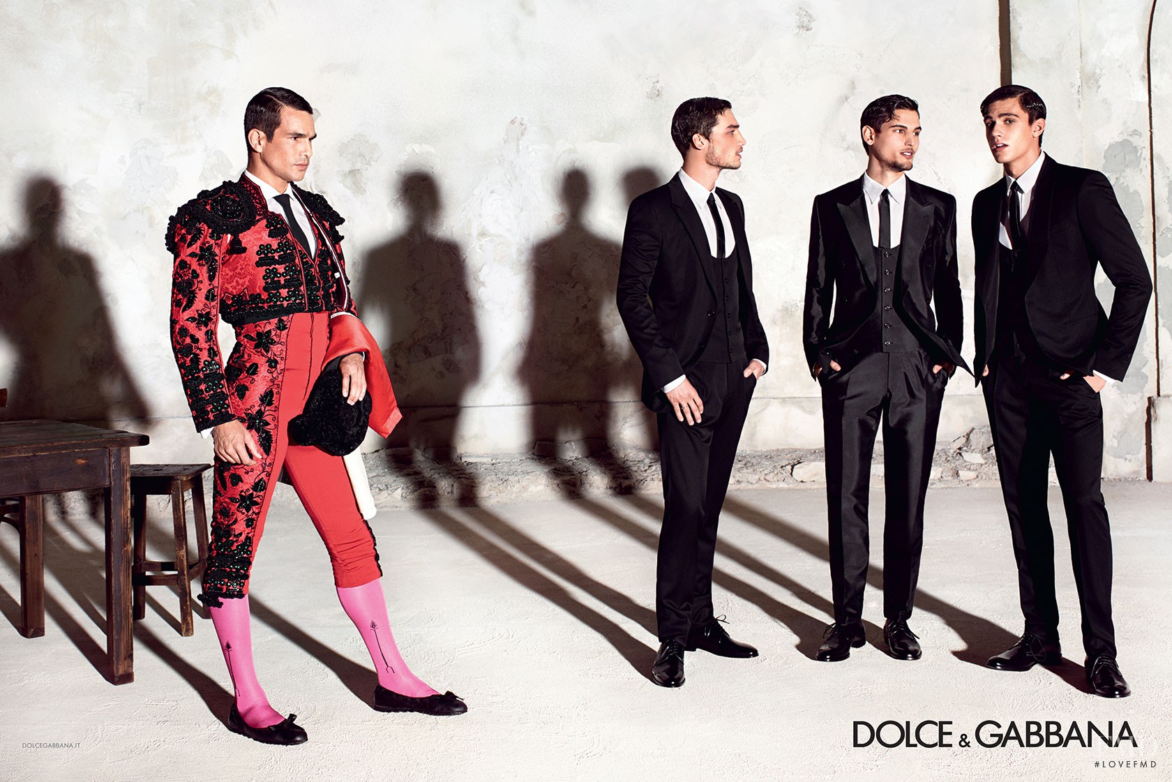 Песня dolce gabbana. Дольче Габбана man. Dolce Gabbana Mens campaign. Кампейн Дольче Габбана. Дольче Габбана футуризм.