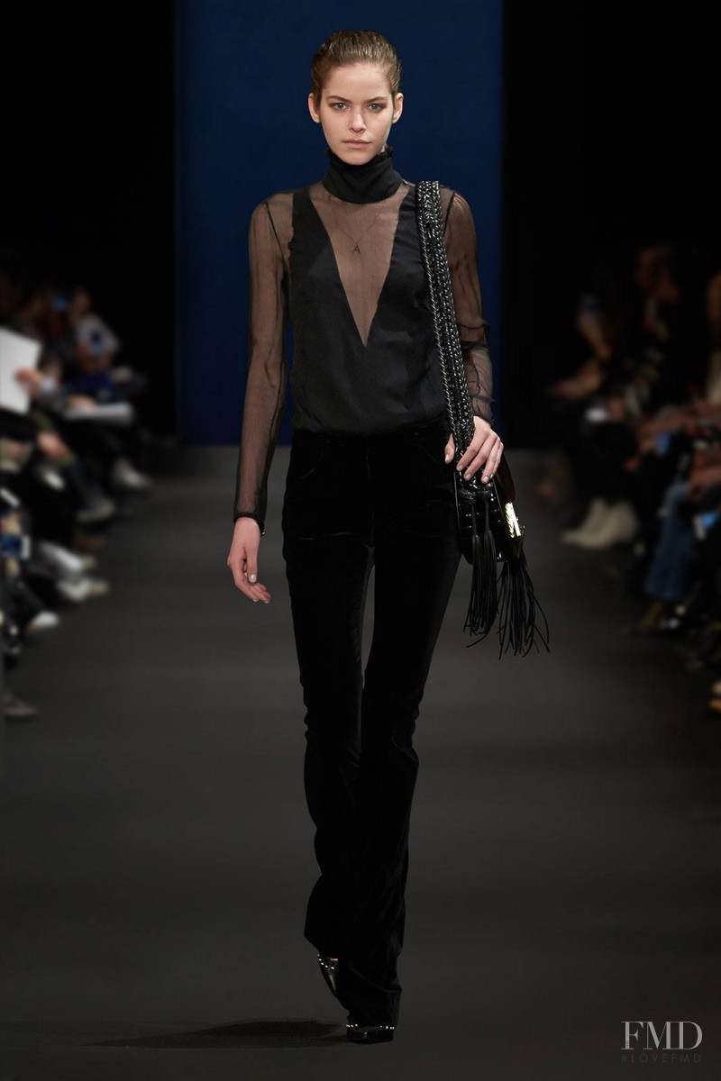 Alexandra Hochguertel featured in  the Altuzarra fashion show for Autumn/Winter 2015