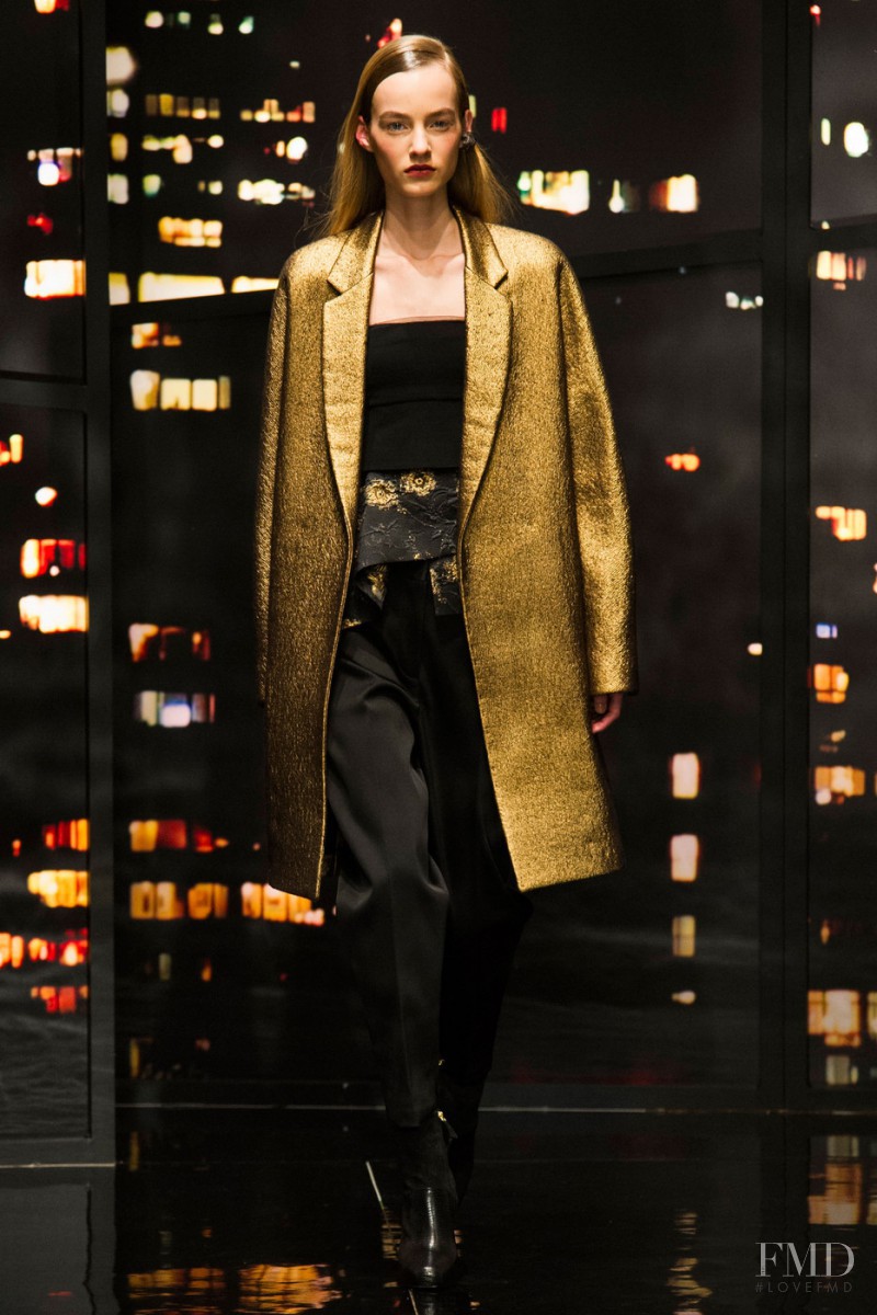 Maartje Verhoef featured in  the Donna Karan New York fashion show for Autumn/Winter 2015