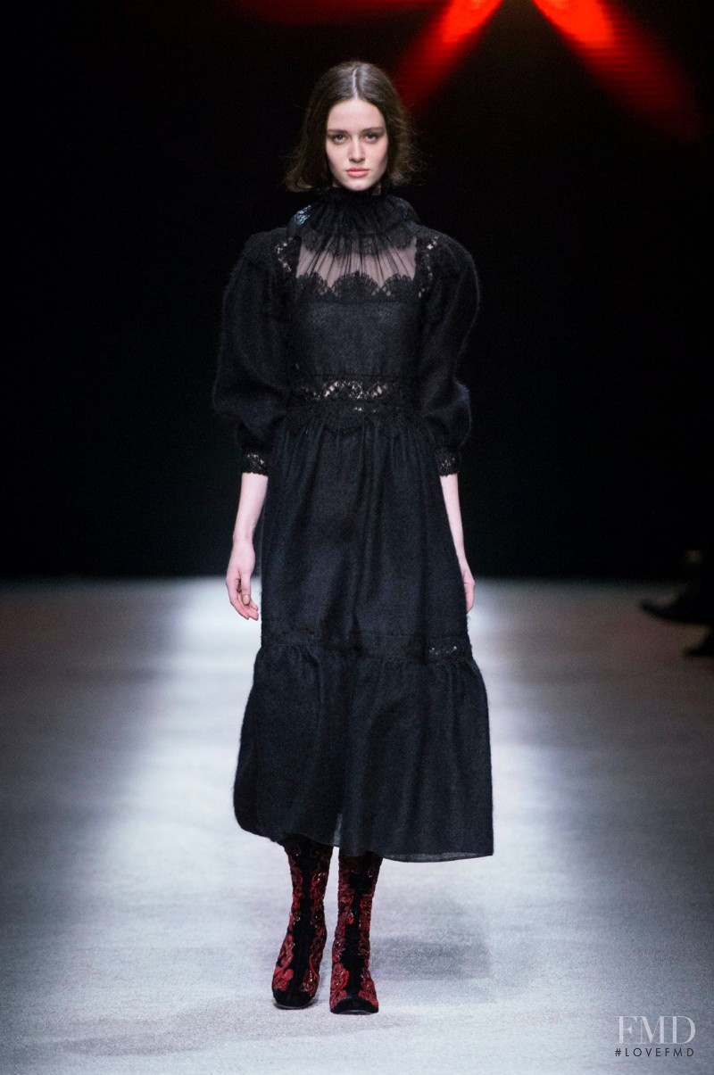 Thyra van Daalen featured in  the Alberta Ferretti fashion show for Autumn/Winter 2015