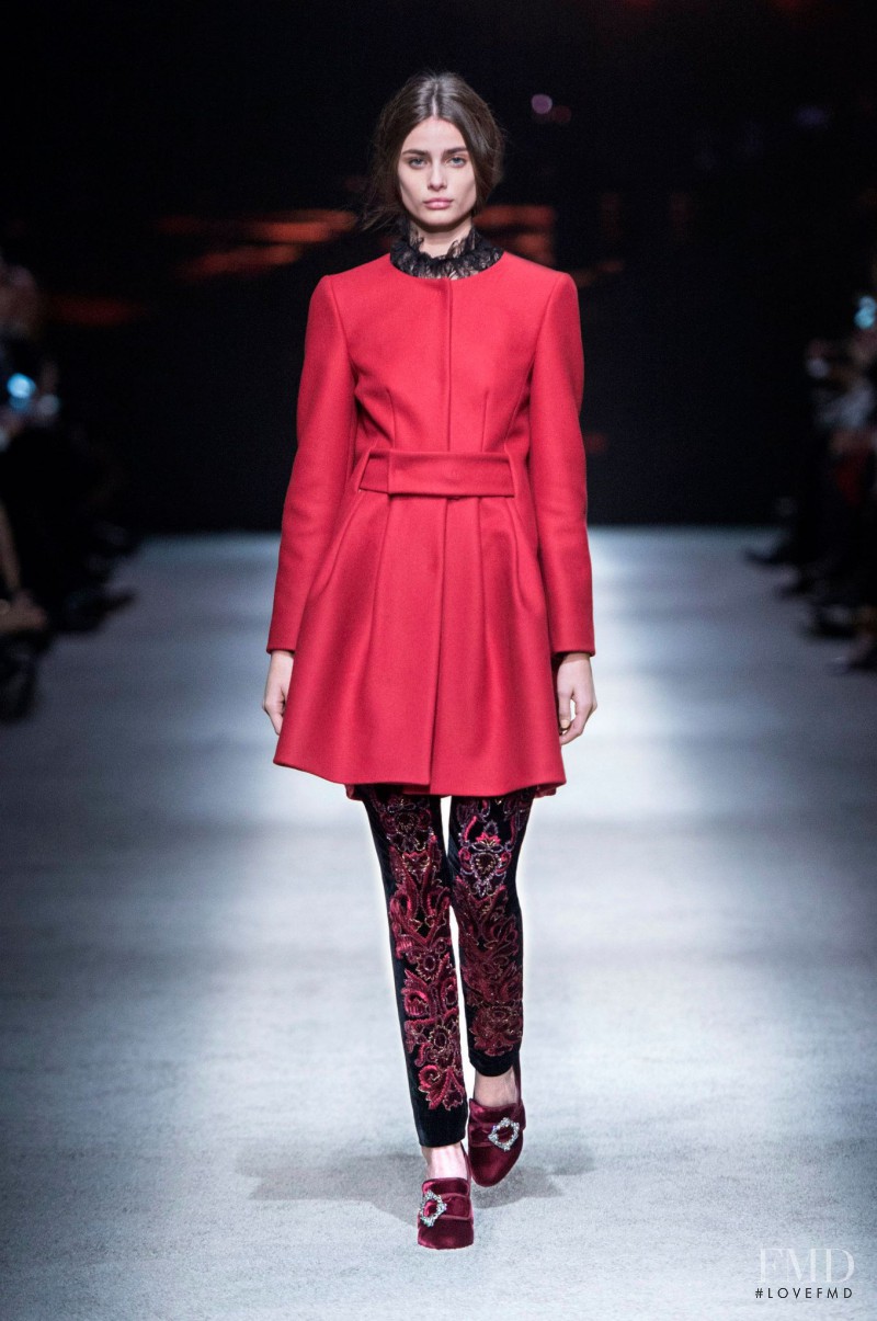 Taylor Hill featured in  the Alberta Ferretti fashion show for Autumn/Winter 2015
