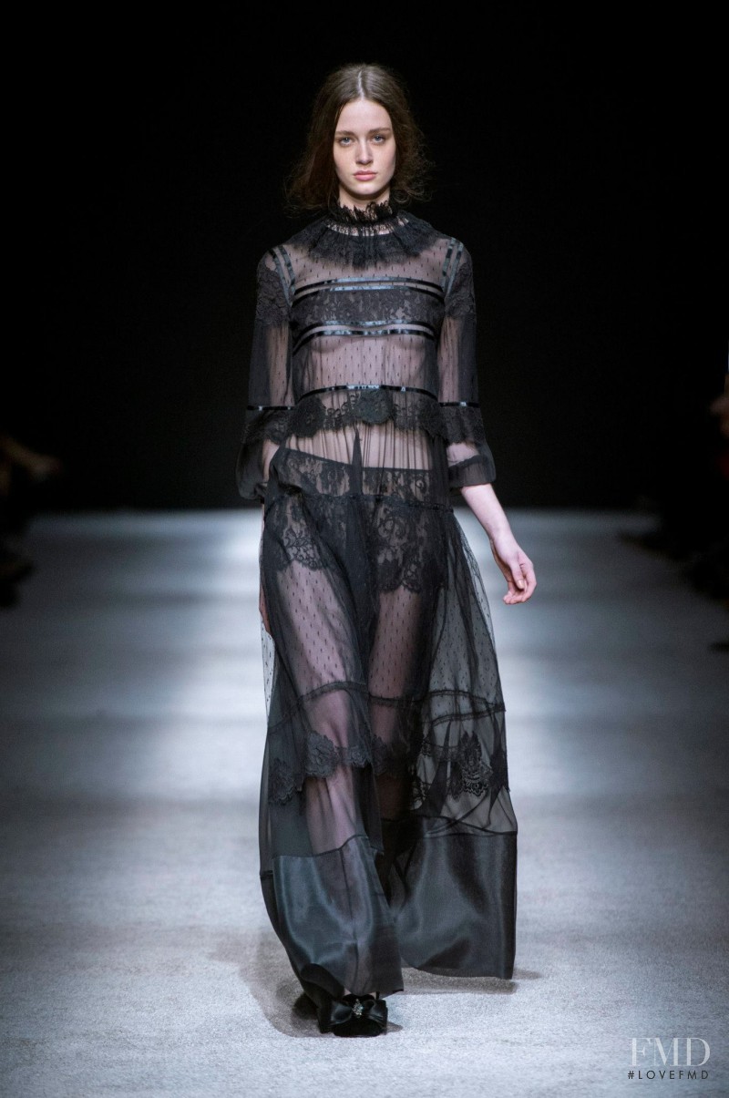 Thyra van Daalen featured in  the Alberta Ferretti fashion show for Autumn/Winter 2015
