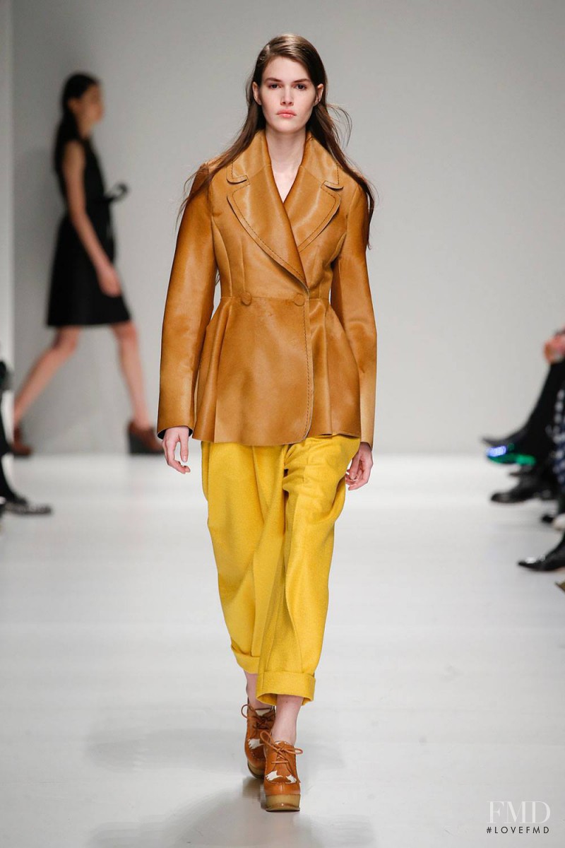 Vanessa Moody featured in  the Sportmax fashion show for Autumn/Winter 2015