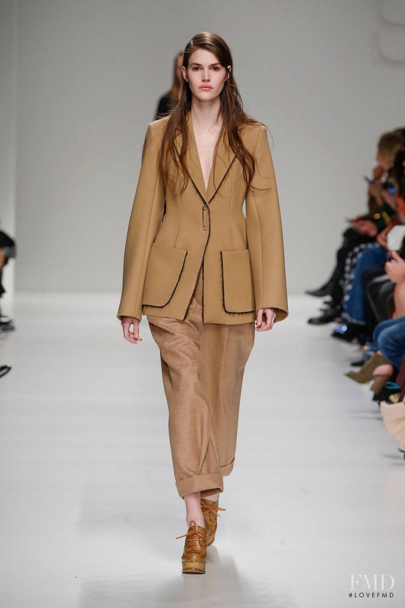 Vanessa Moody featured in  the Sportmax fashion show for Autumn/Winter 2015