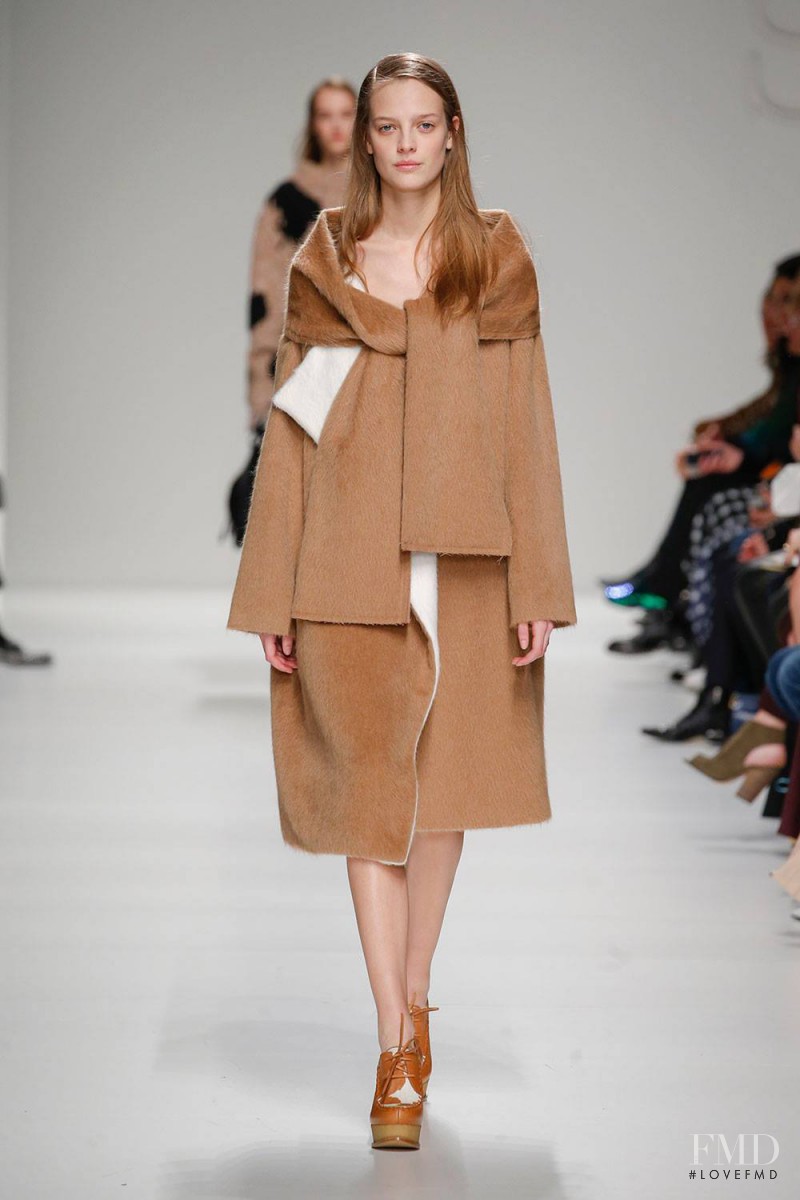 Ine Neefs featured in  the Sportmax fashion show for Autumn/Winter 2015