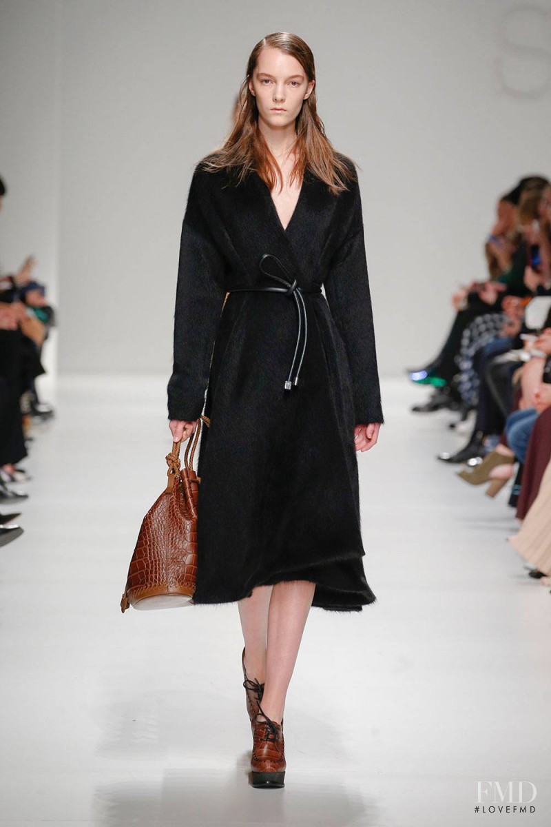 Irina Liss featured in  the Sportmax fashion show for Autumn/Winter 2015